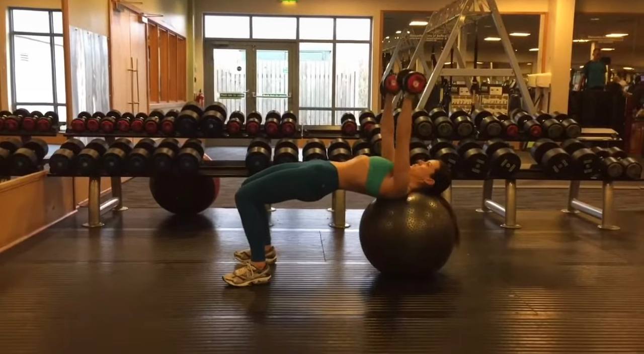 6 упражнений, которые тонизируют и улучшат тело женщин после 50 лет