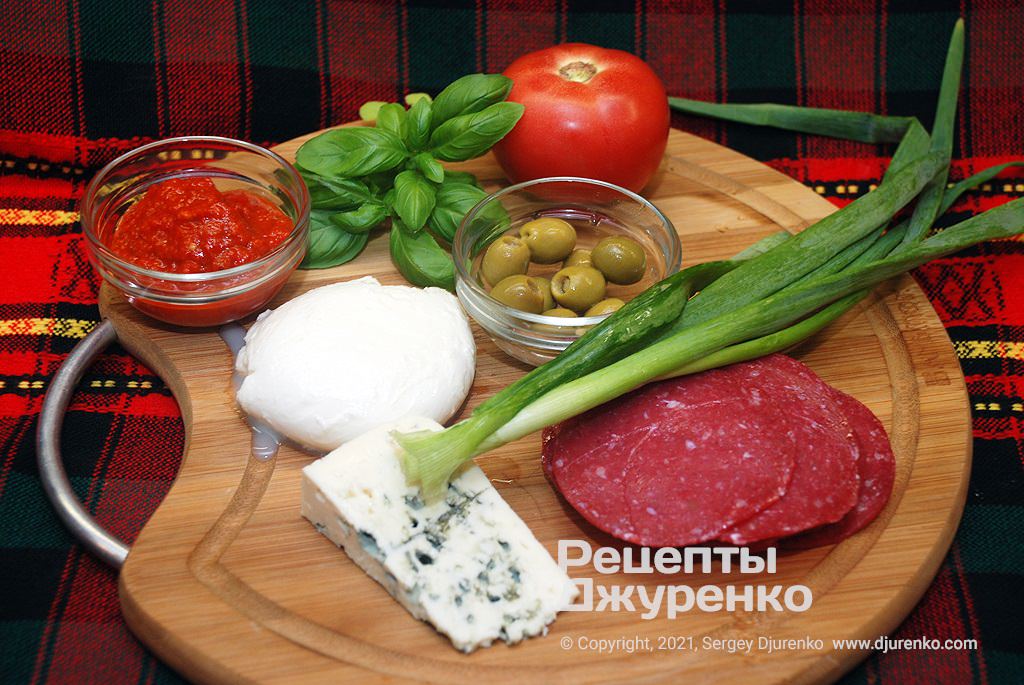 Кулінар дав рецепт простої піци з хліба: готується за 10 хвилин!