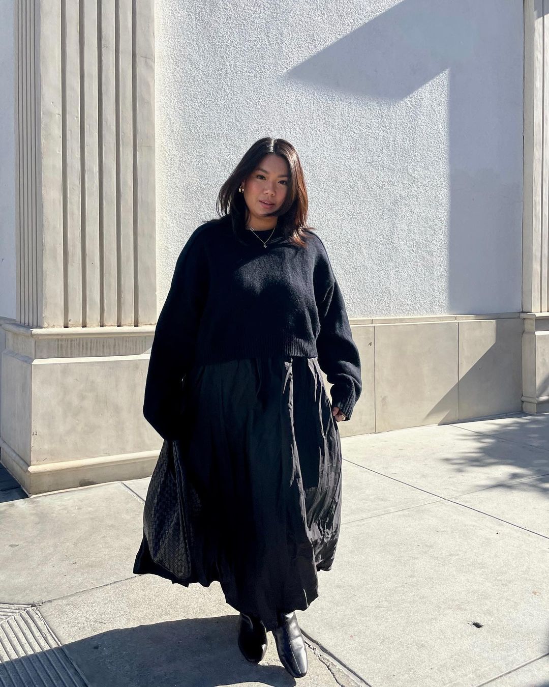 С чем носить черное платье осенью: 5 стильных образов, которые никогда не выйдут из моды