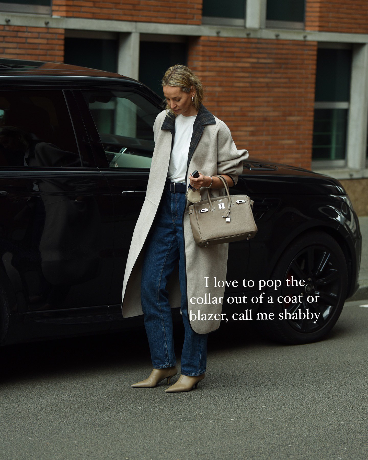 З чим носити джинси восени та взимку: блогерка показала 7 стильних образів на кожен день