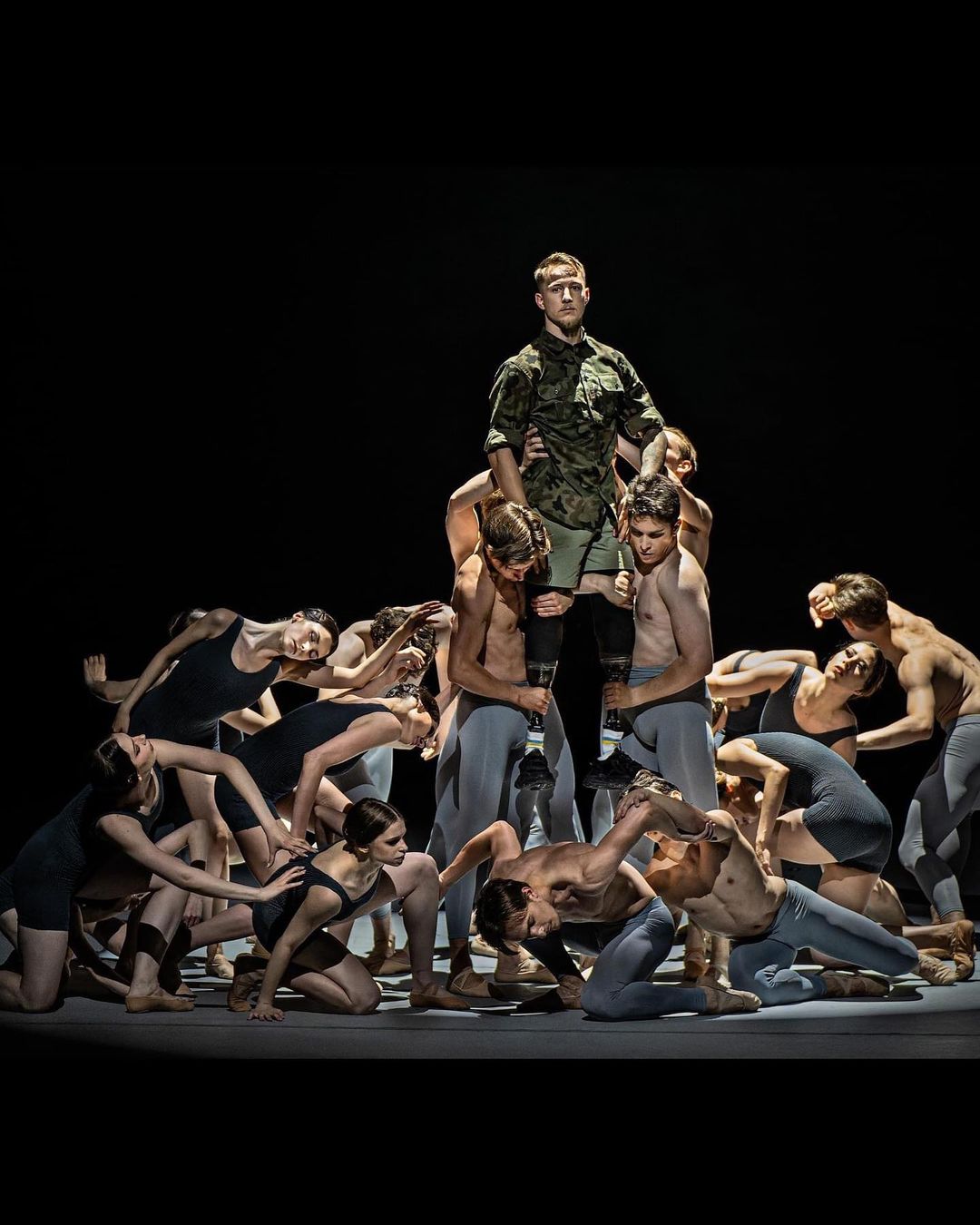 Танцював без ніг і написав книгу: 7 фактів про &quot;Холостяка&quot; Терена, який шукає кохання на реаліті