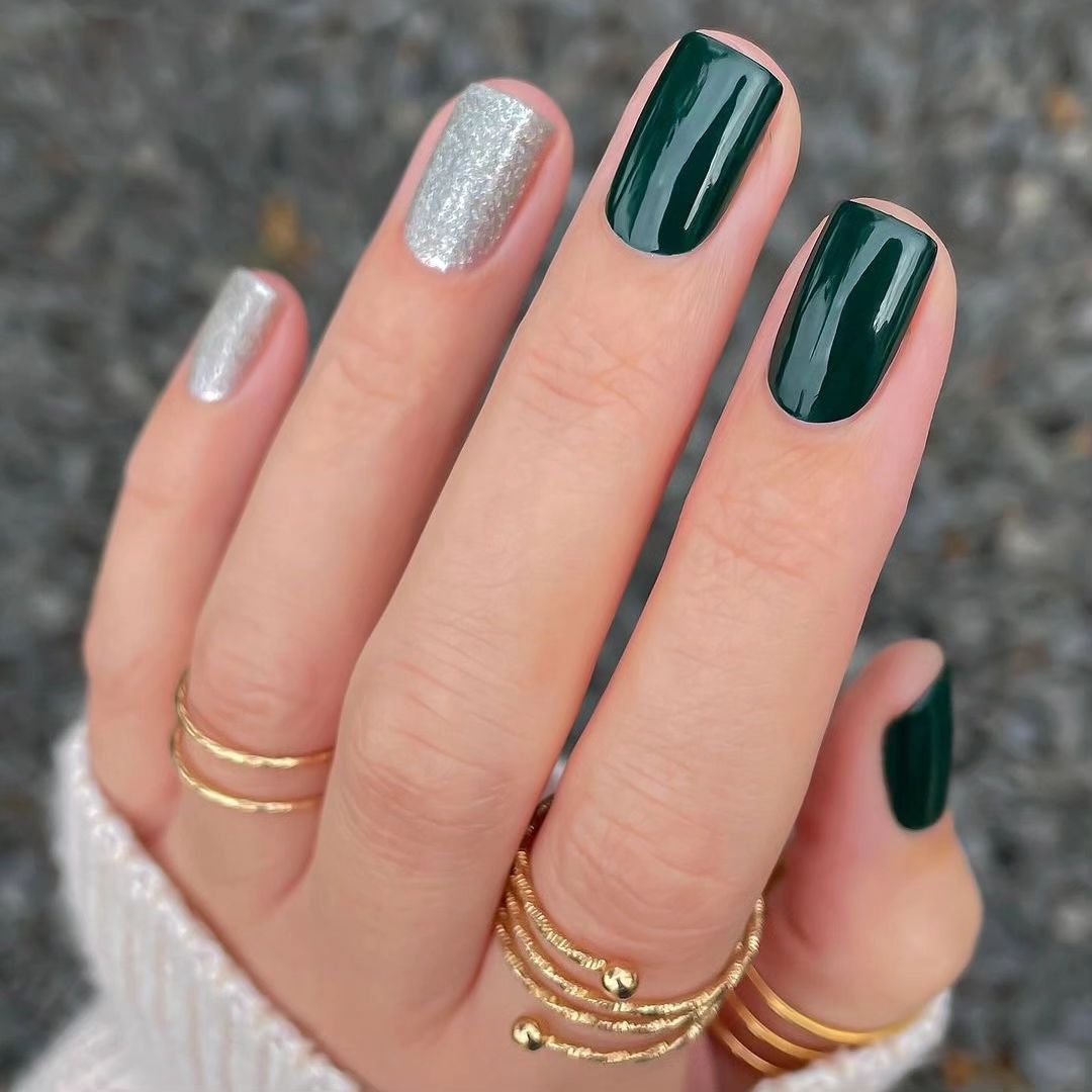 Какой цвет маникюра выбрать на Новый год 2025: счастливый и модный оттенок на праздник