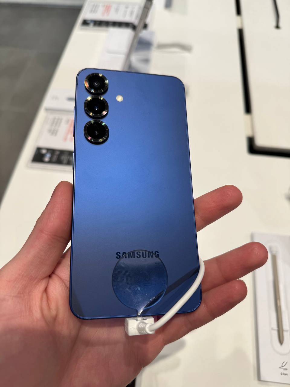 Galaxy S25: Samsung офіційно представила 3 флагмани нового покоління