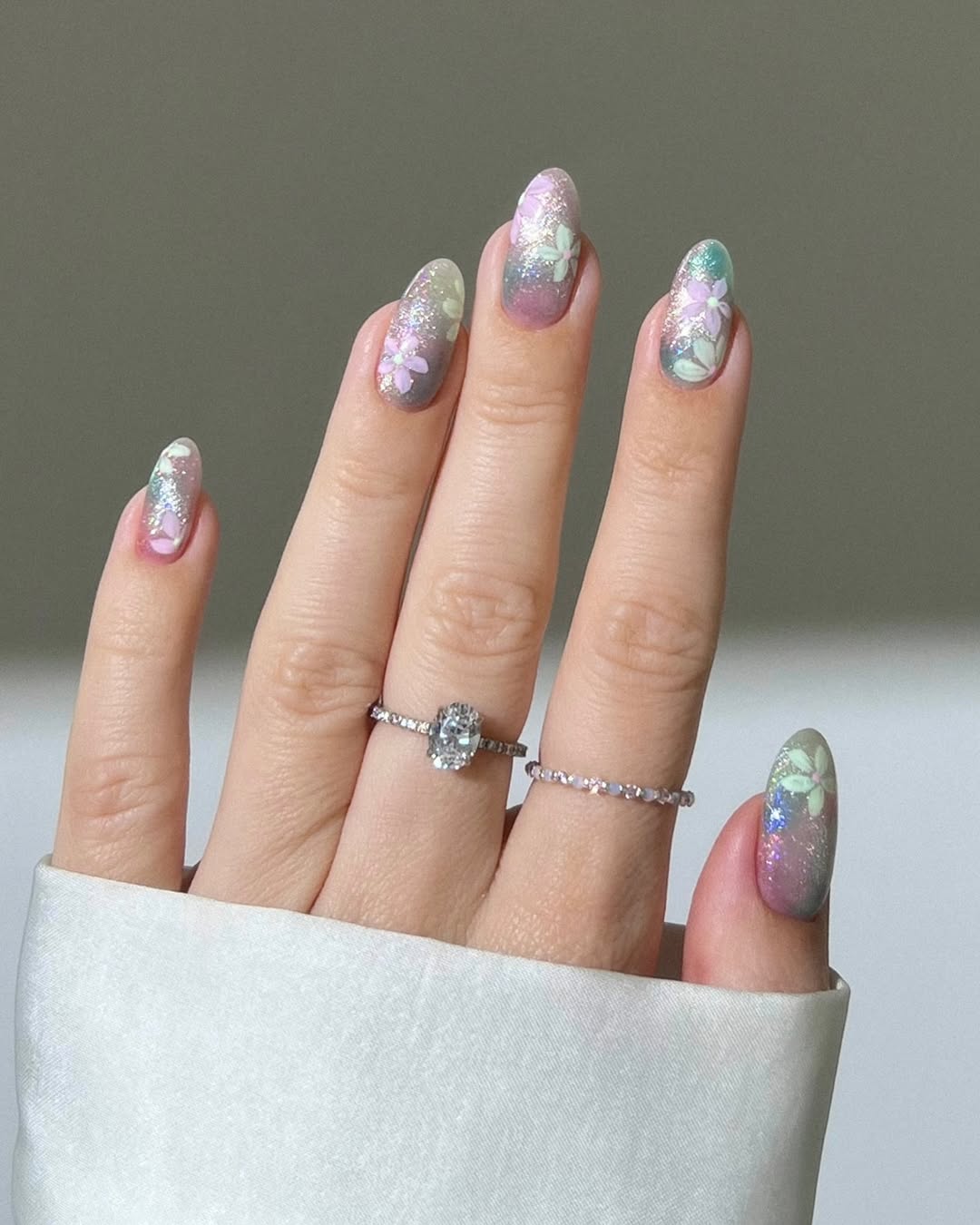 Як виглядає весняний тренд манікюру, який одразу ж піднімає настрій (фото)