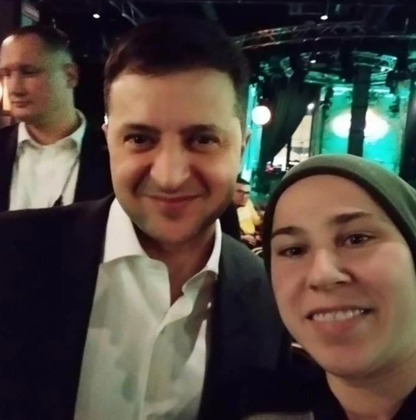 Зеленський засвітився в пабі Києва з пивом в руці: вболівав за збірну України (фото)