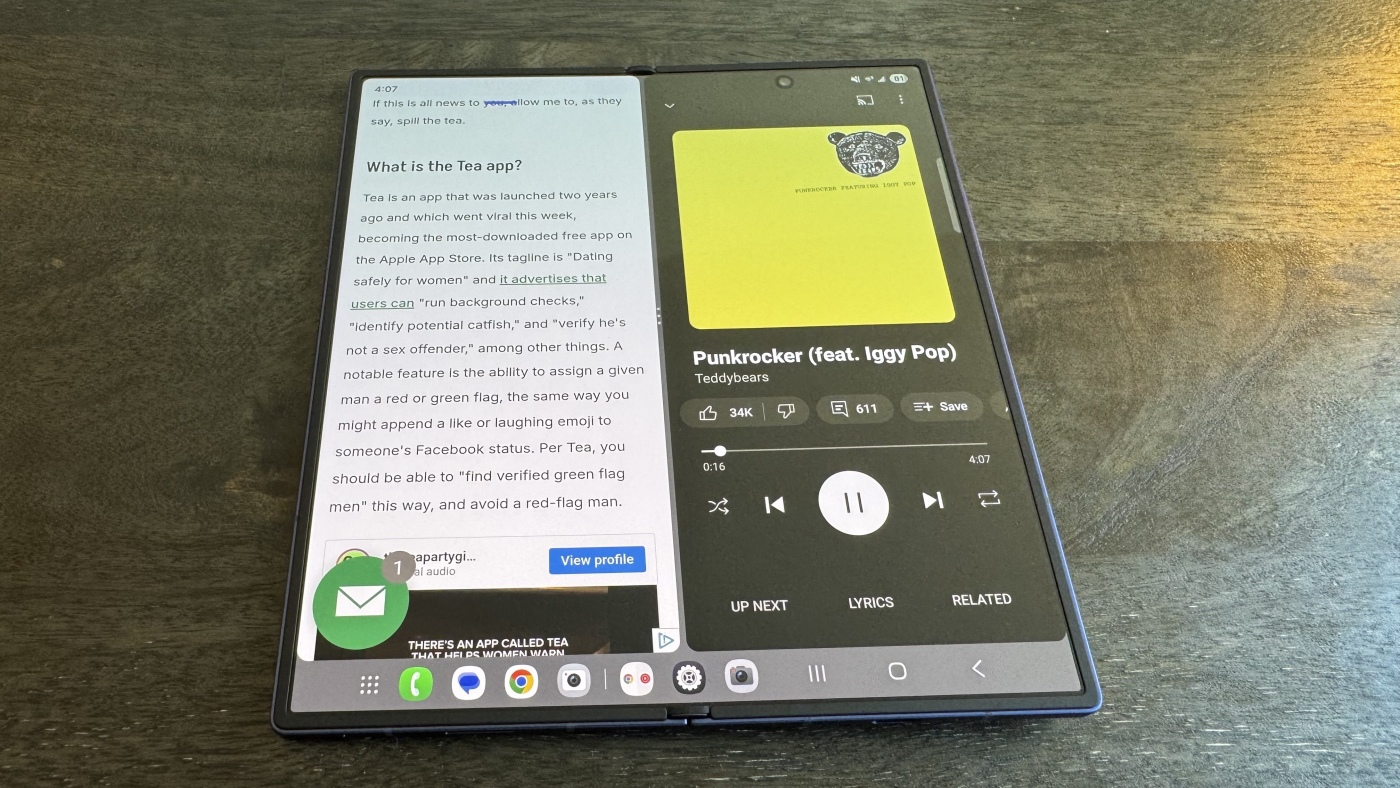 Розкладачка чи &quot;книжка&quot;: який гнучкий смартфон купити у 2025 році