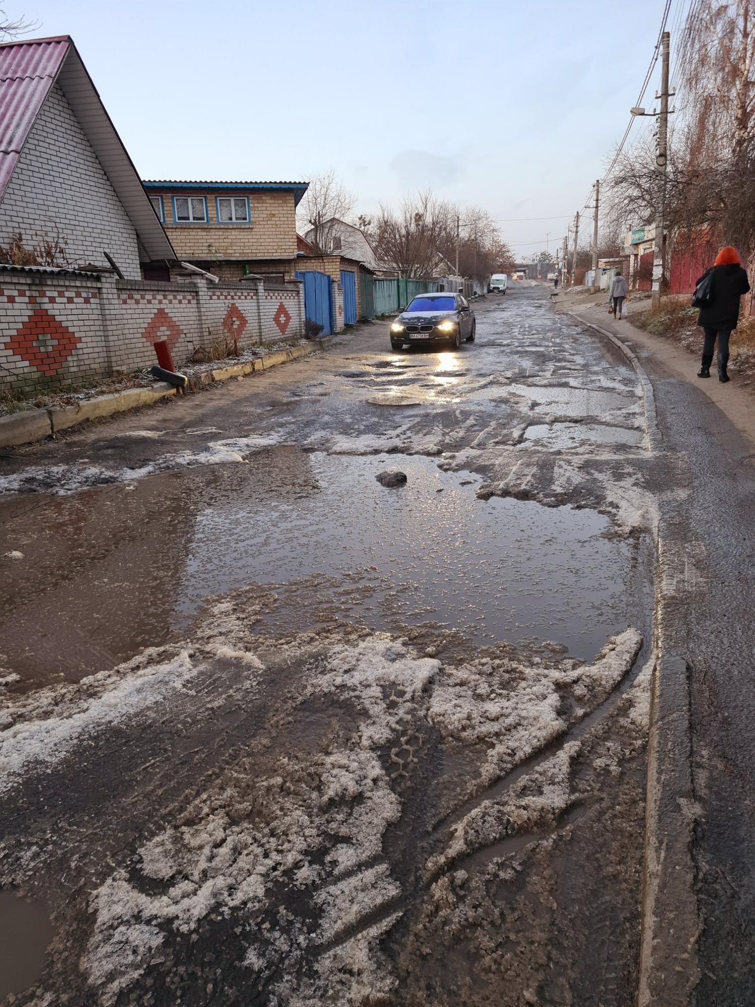"Остановилось время": житель Киева ужаснул состоянием дорог (фото)