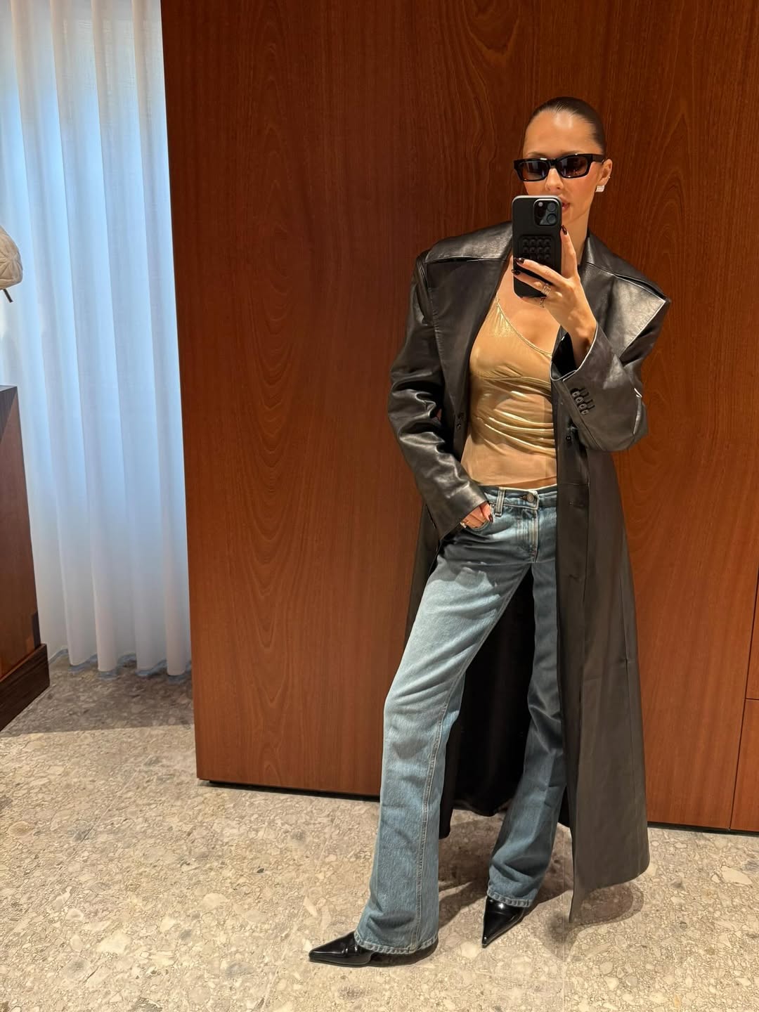 Джинси-сигарети знову в моді: чому вони повернулися і як їх носити