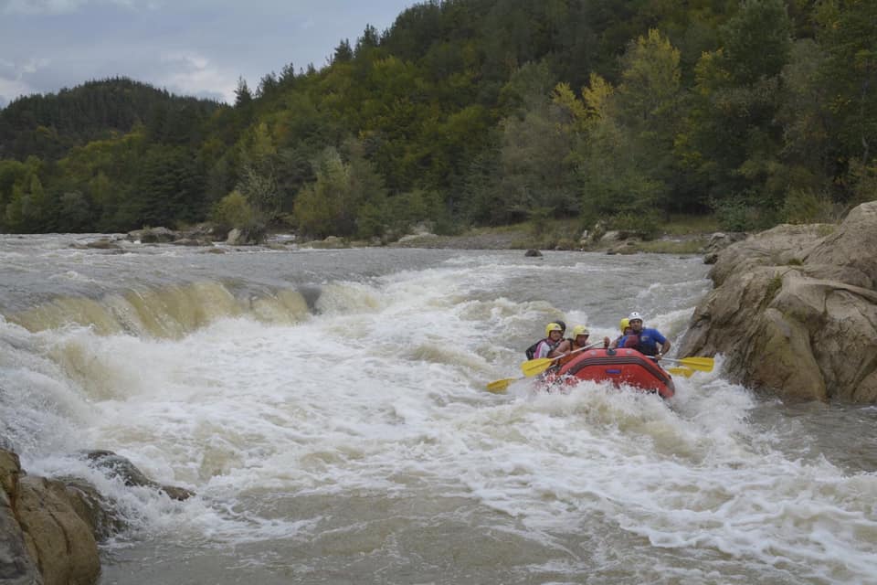 Буйство красок и яркие впечатления: лучшие локации в Украине для легких водных походов осенью