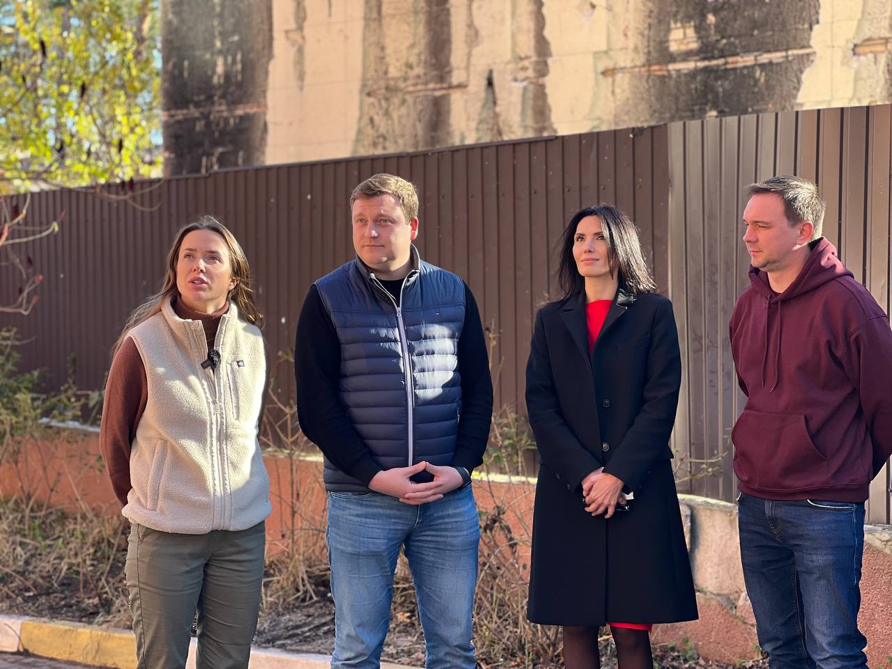 Українська зірка тенісу Еліна Світоліна завітала до Ірпеня. Допомагала збирати кошти