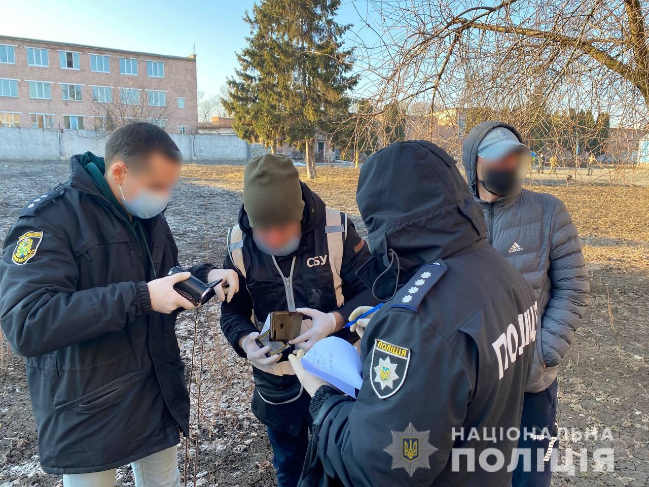 Под Харьковом &quot;зэки&quot; наживались на клиентах почтовых служб: как работала схема