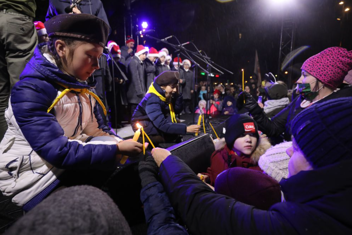 Во Львове на церемонии открытия главной новогодней елки произошел конфуз (фото и видео)