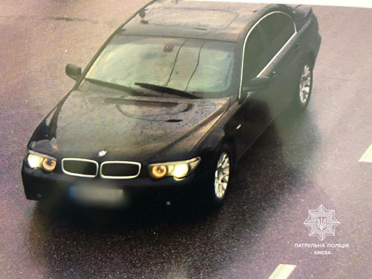 В Киеве пьяный водитель BMW сбил ребенка на пешеходном переходе и даже не остановился (видео)