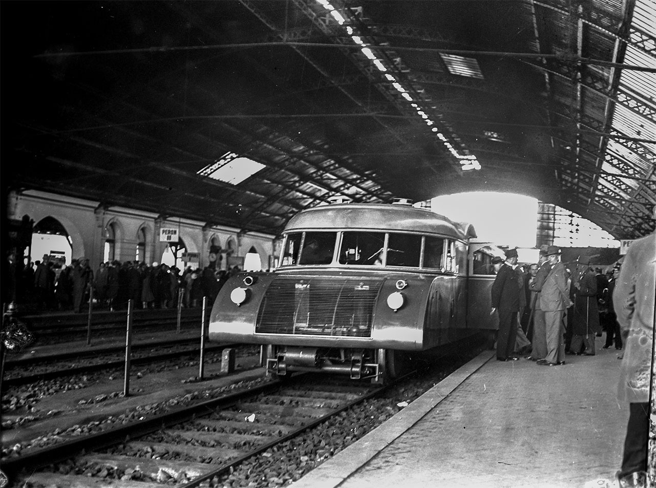 Залізничний експрес наших прадідів: як виглядала &quot;Люксторпеда&quot; - гібрид автобуса і лімузина (відео)