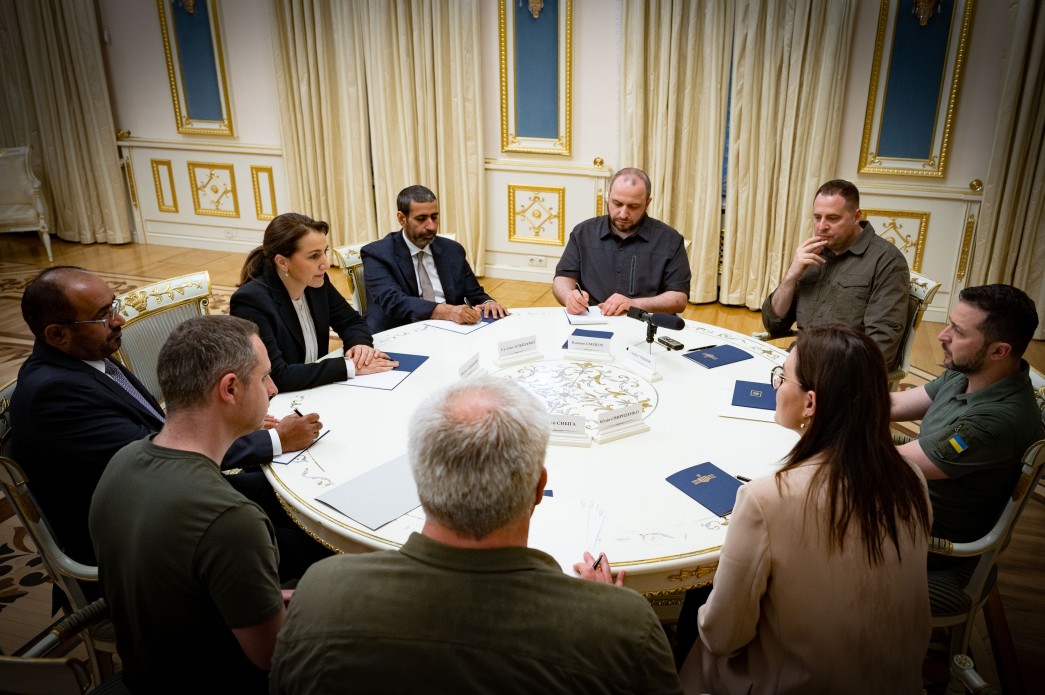 Зеленский встретился в Киеве с представительницей президента ОАЭ