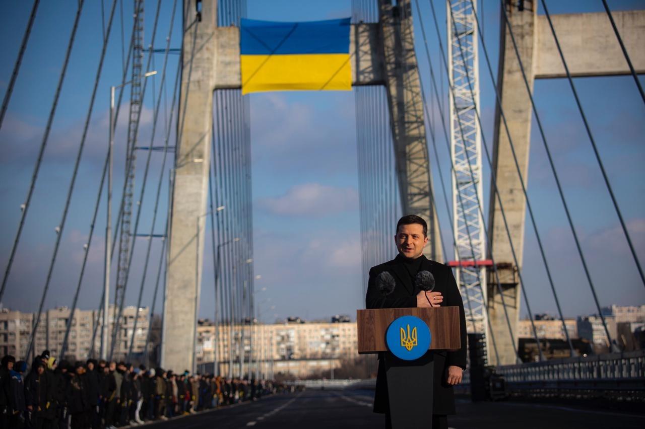 Зеленський на відкритті мосту в Запоріжжі: сьогодні ми єднаємо країну не лише словами