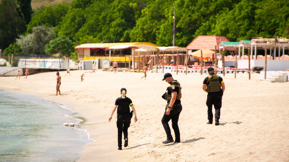 В Одесі на пляжі видавали повістки до військкомату (фото)