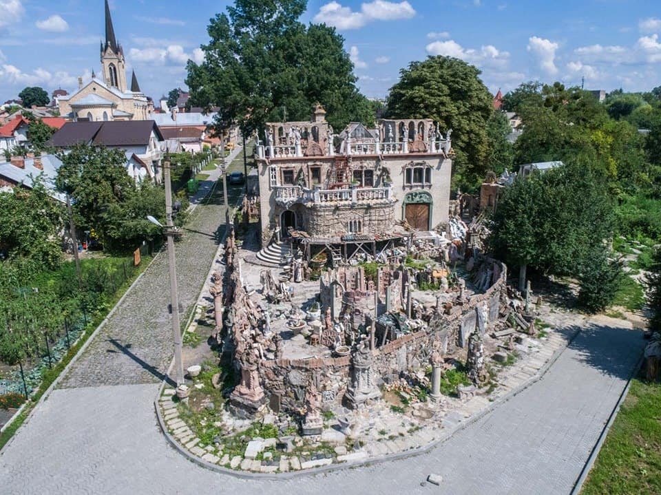 Ушел из жизни известный украинский скульптор "дома с химерами" Николай Головань