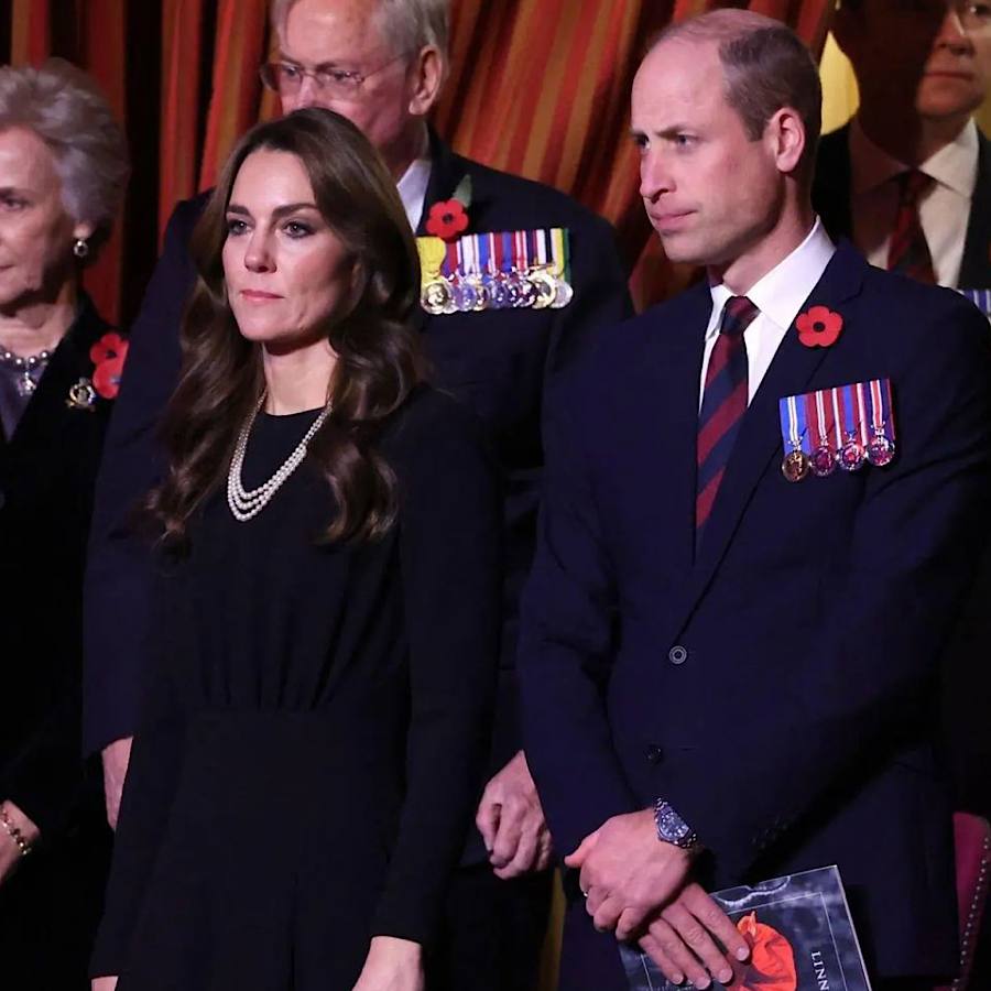 Кейт Міддлтон показала, як поєднати вишукану чорну сукню з королівським перловим намистом (фото)