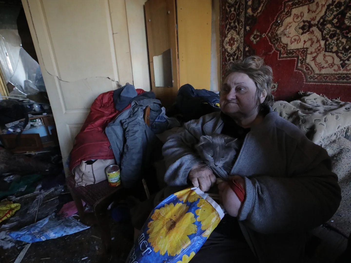 Мандрівник Дмитро Комаров тепер їздить по Києву, показуючи світу горе від російських ракет