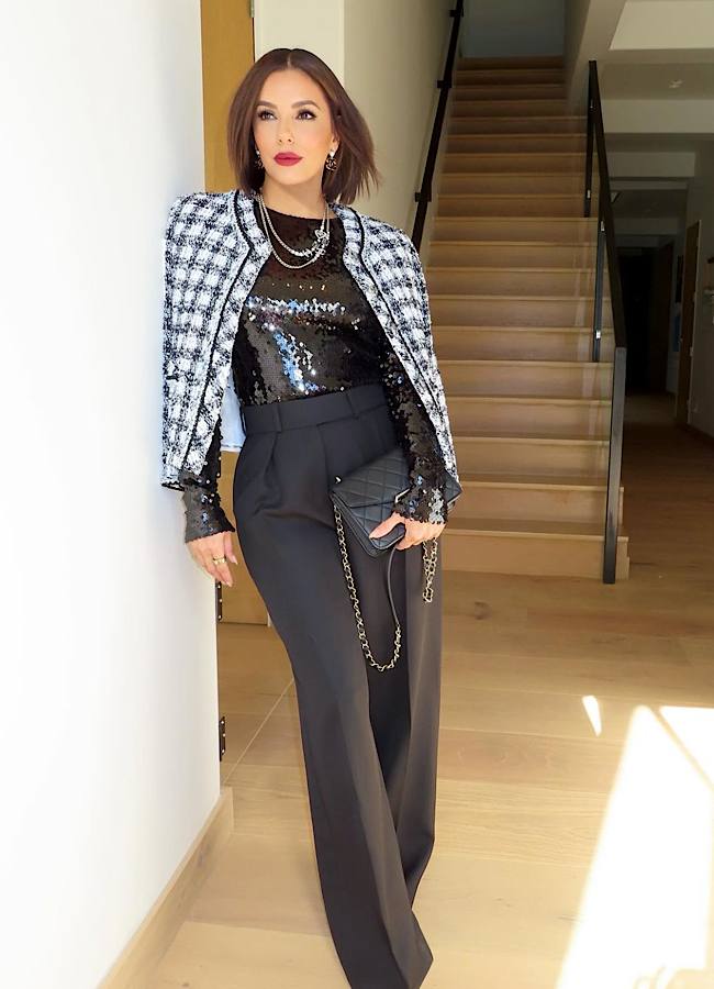 Єва Лонгорія у блискучому образі похизувалась новою зачіскою