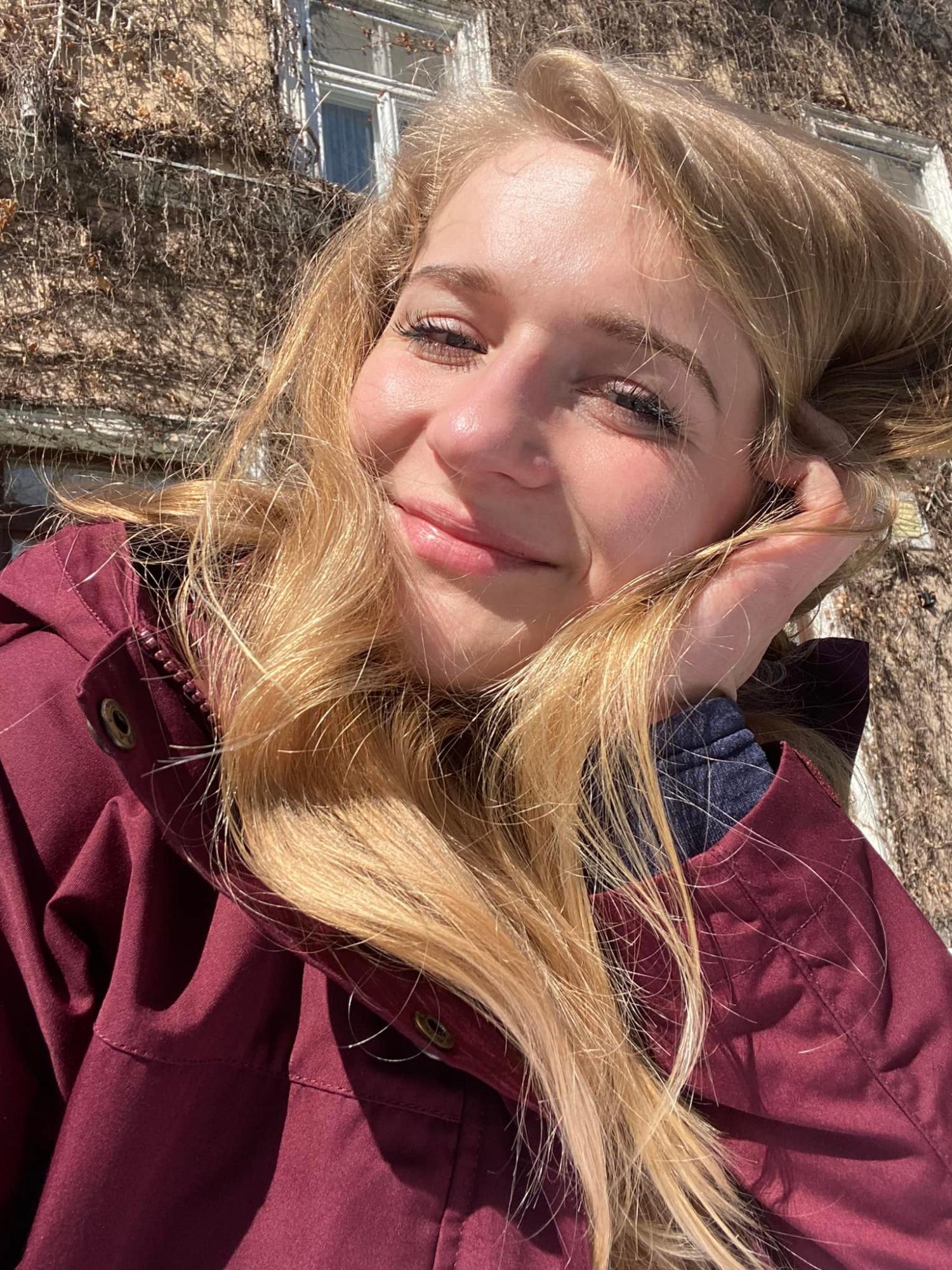 Подивіться на ці фото сильних українок, які допомагають, захищають і оберігають нашу країну