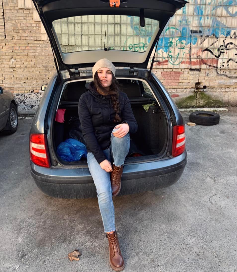 Подивіться на ці фото сильних українок, які допомагають, захищають і оберігають нашу країну