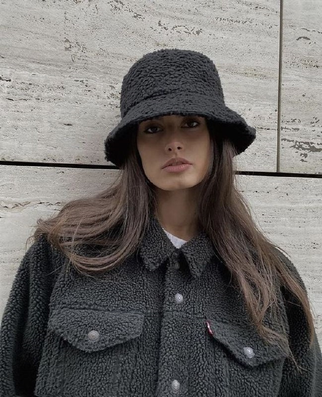 Самые модные шапки 2023 года, которые &quot;порвали&quot; все тренды. Вы еще не купили такую?