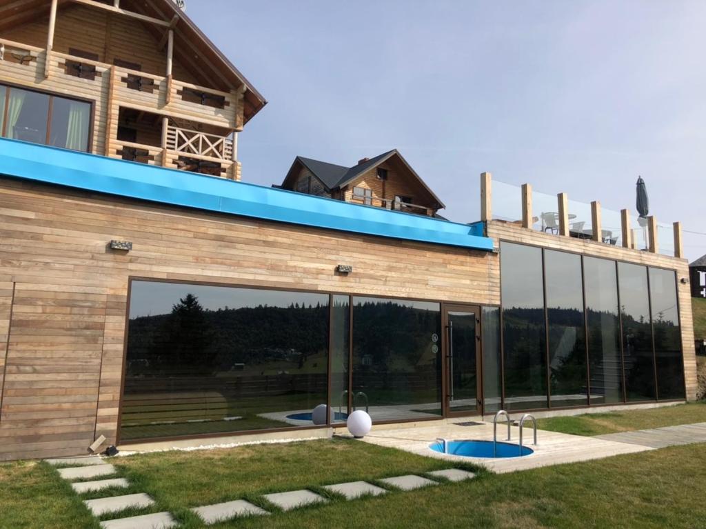 Дороже, чем до войны. Эксперт объяснил повышение цен на отдых в Карпатах летом