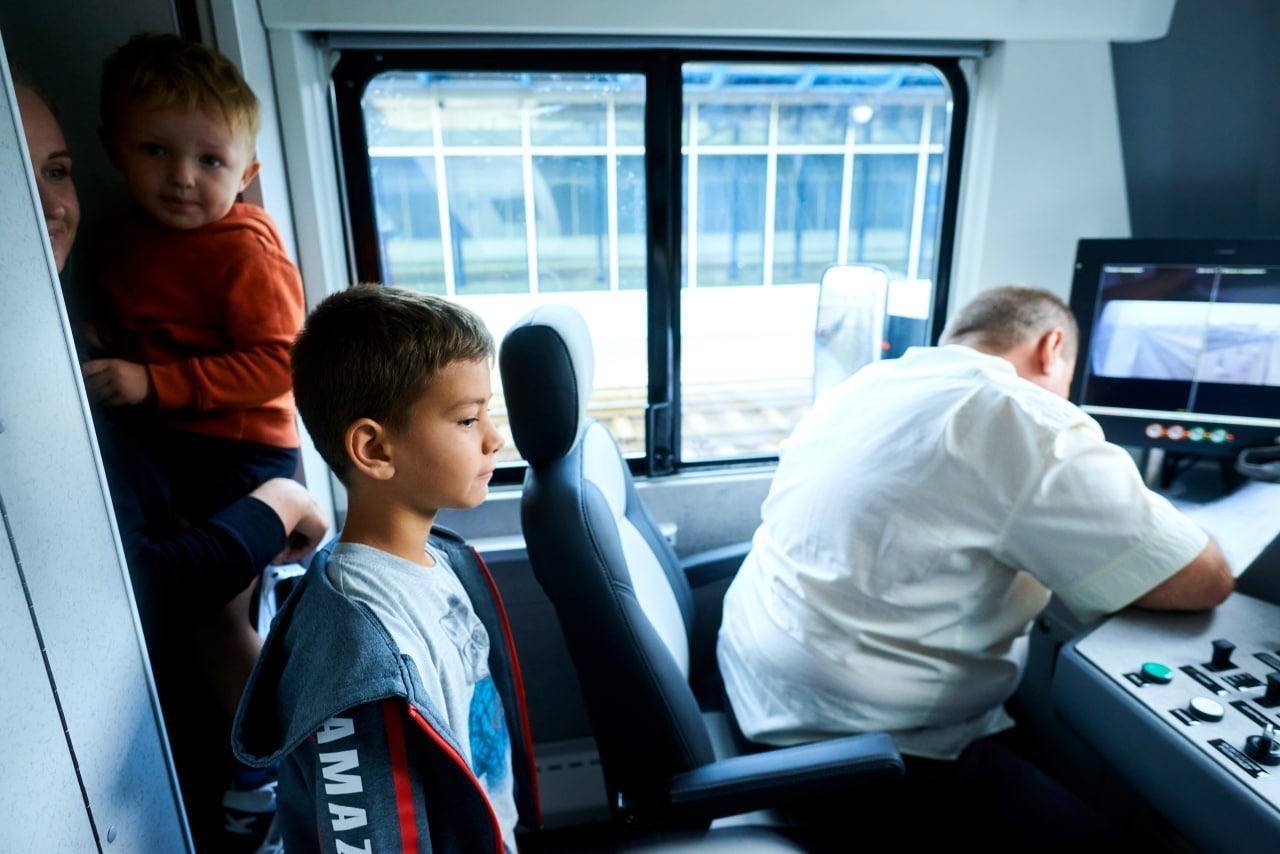 УЗ запустила уже второй двухэтажный поезд: где он курсирует и как выглядит