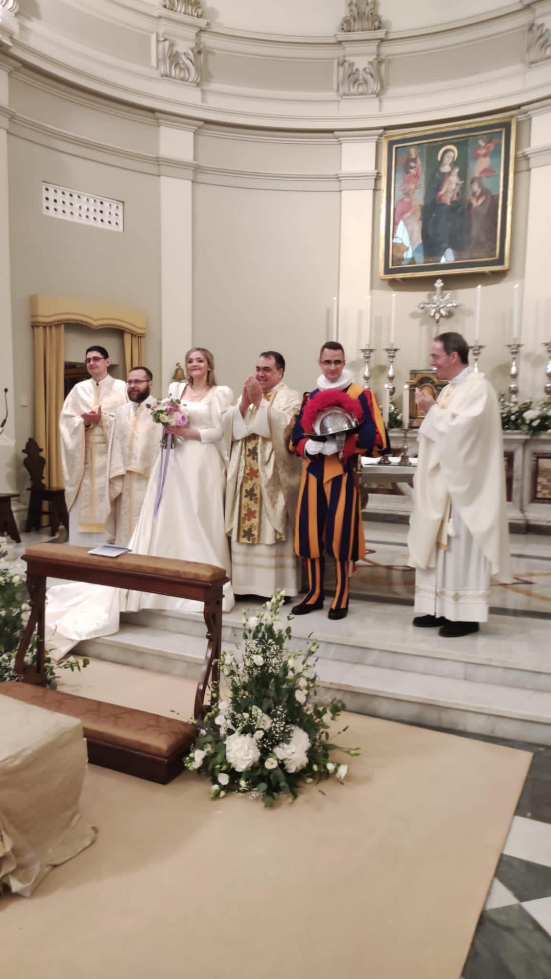 У Ватикані капрал охорони Папи Римського одружився з українкою: захоплюючі фото з весілля