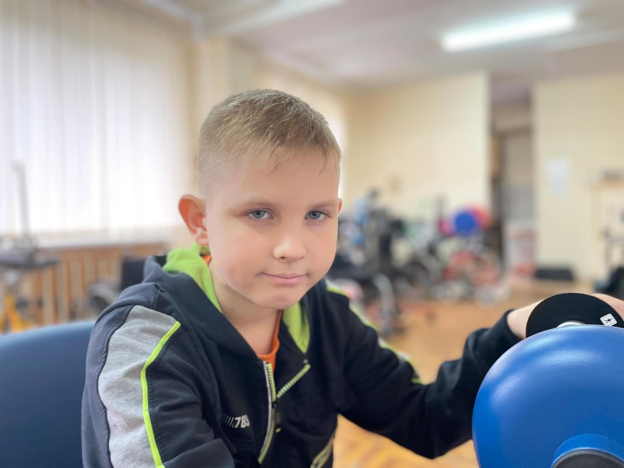 Львівські лікарі поставили на ноги 11-річного Артема з Харкова, який пережив кому і 8 операцій