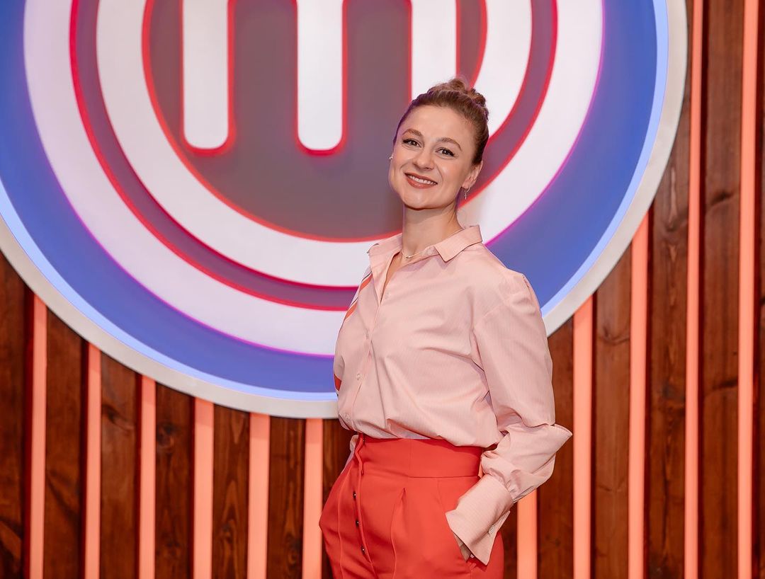 Судья проекта "МастерШеф" рассказала о брате из РФ: "выпускает ракеты на бабушку"