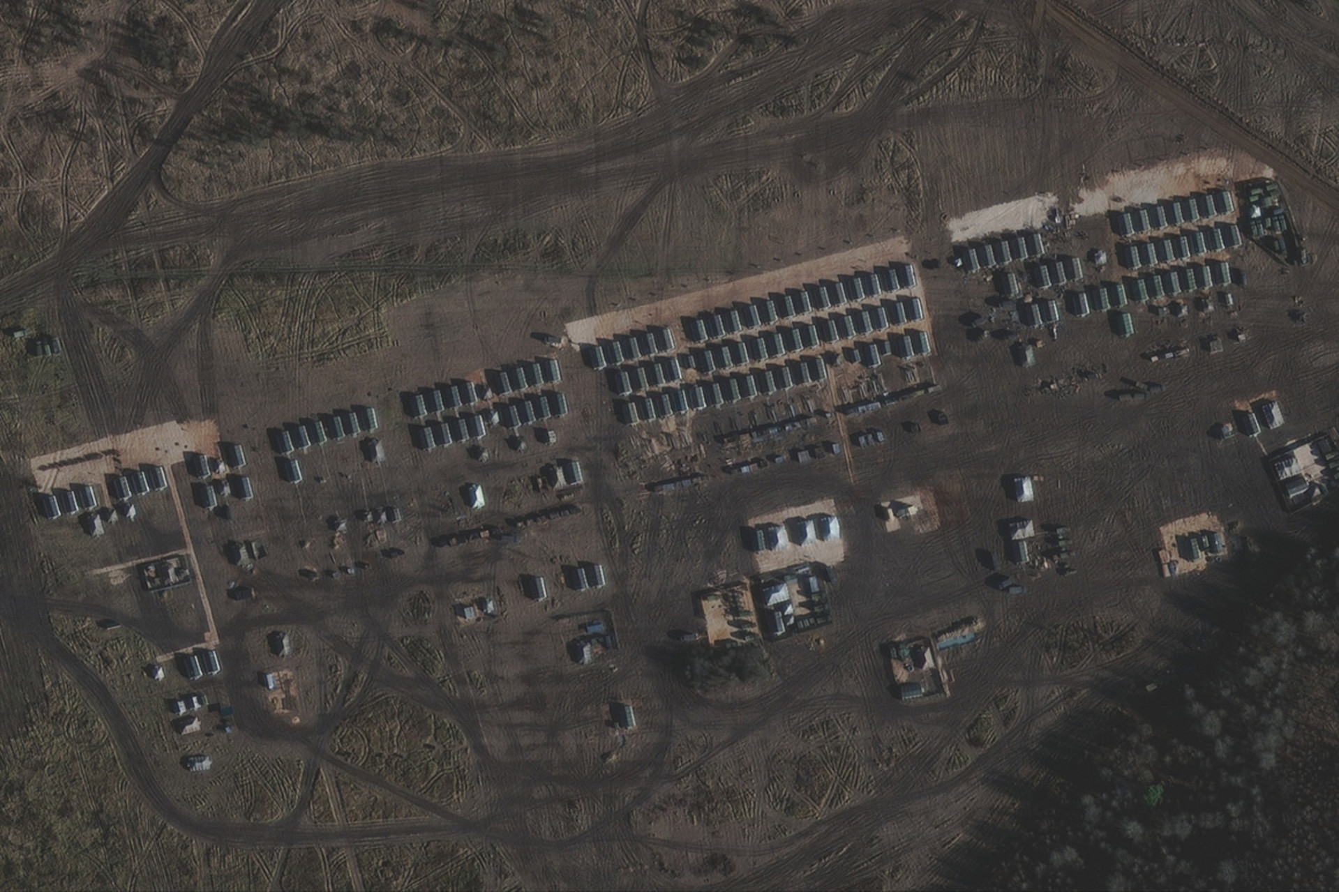 Появились спутниковые снимки, подтверждающие наращивание войск РФ на границе с Украиной