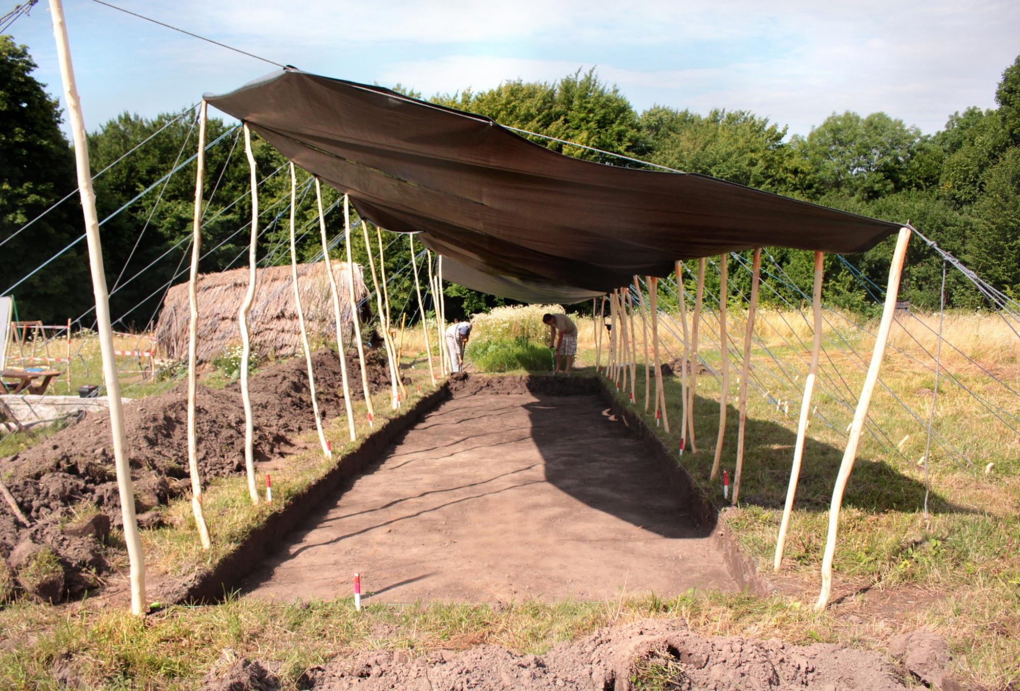 Под Львовом археологи раскопали славянские жилища, которым тысяча лет: фото артефактов