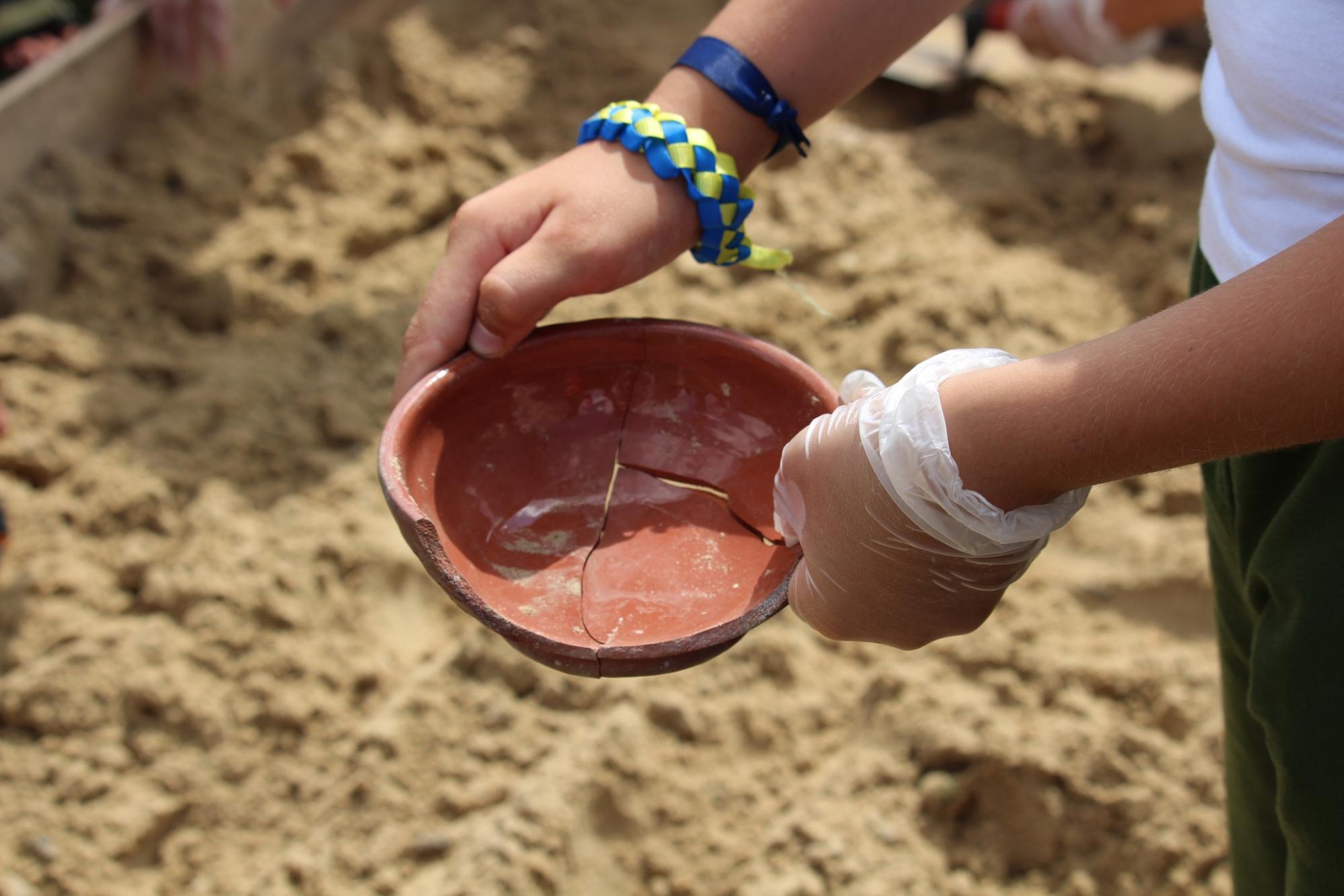 Под Львовом археологи раскопали славянские жилища, которым тысяча лет: фото артефактов