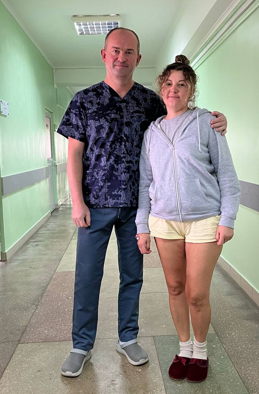 Через несколько часов пациентка уже ходила: во Львове врачи провели уникальную операцию на позвоночнике