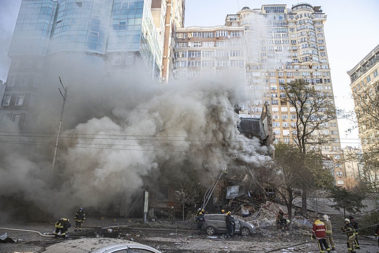 В дом украинского ведущего в Киеве попал вражеский дрон: что известно (фото)