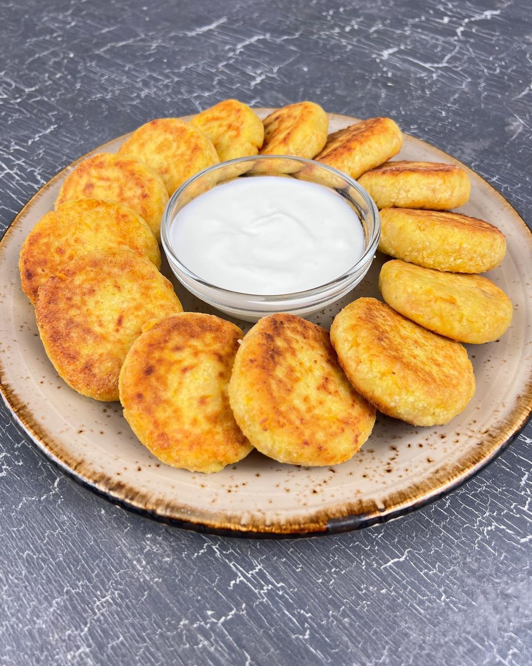 Готуємо нереально смачні сирники з гарбузом: рецепт відомого кулінара