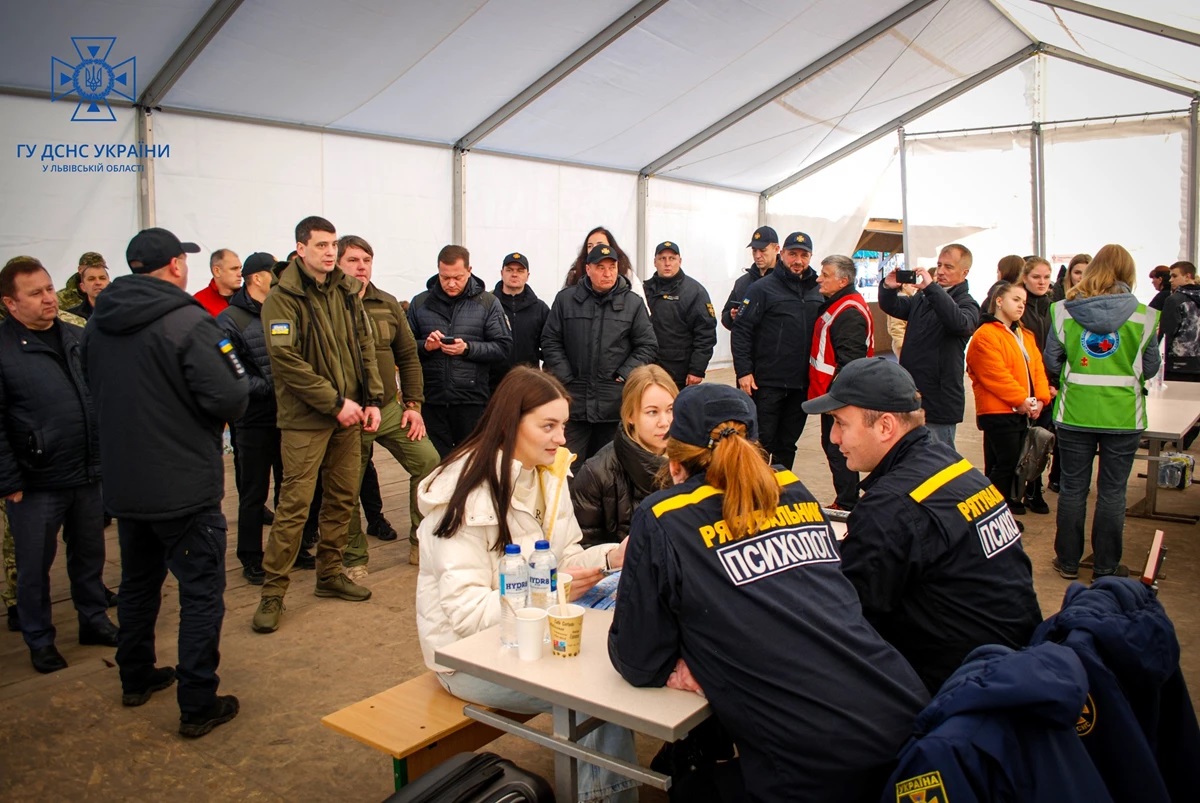 В Украине возле границы с Польшей заработали мобильные пункты обогрева: как они выглядят