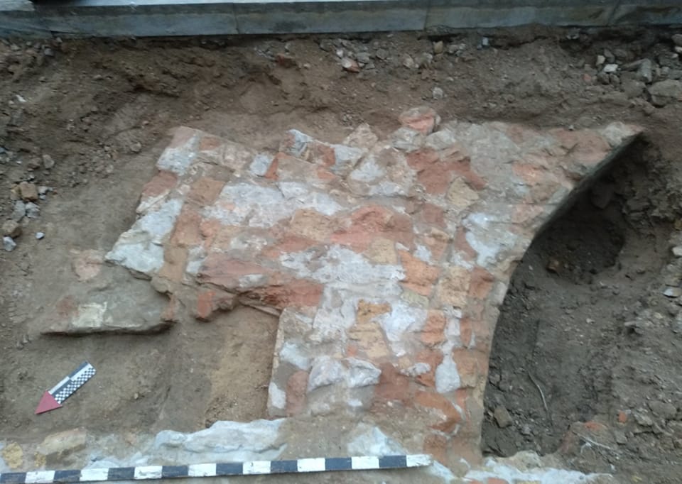 Нова київська таємниця: біля стін Софійського собору знайшли залишки загадкової будівлі (фото)