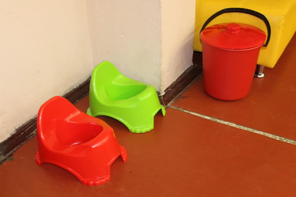 У Києві в школах розміщають пункти обігріву: як вони виглядатимуть (фото)