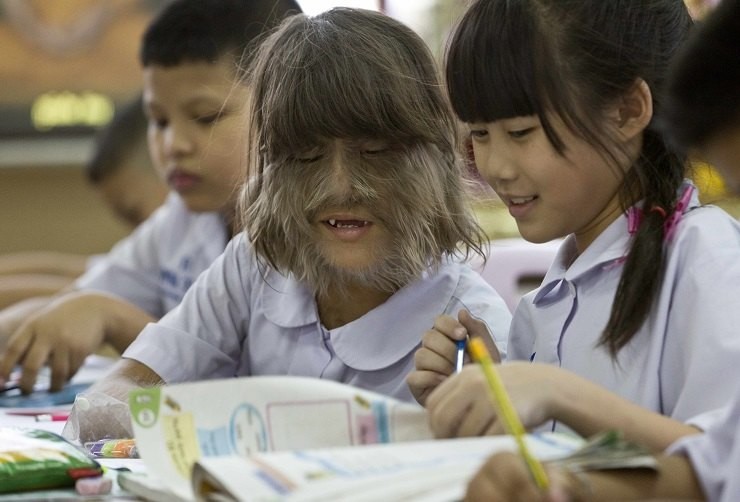 От &quot;девочки-волчицы&quot; до уверенной женщины: история необычной рекордсменки книги Гиннеса