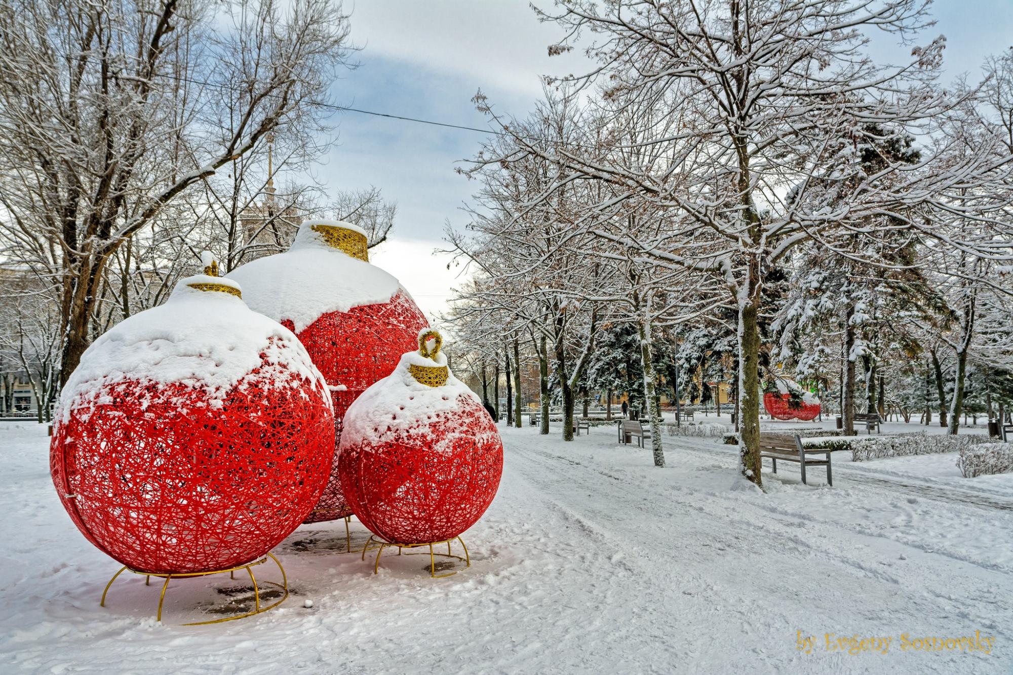 Останнє Різдво у Маріуполі: дивіться фото, які були таємно вивезені з блокадного міста
