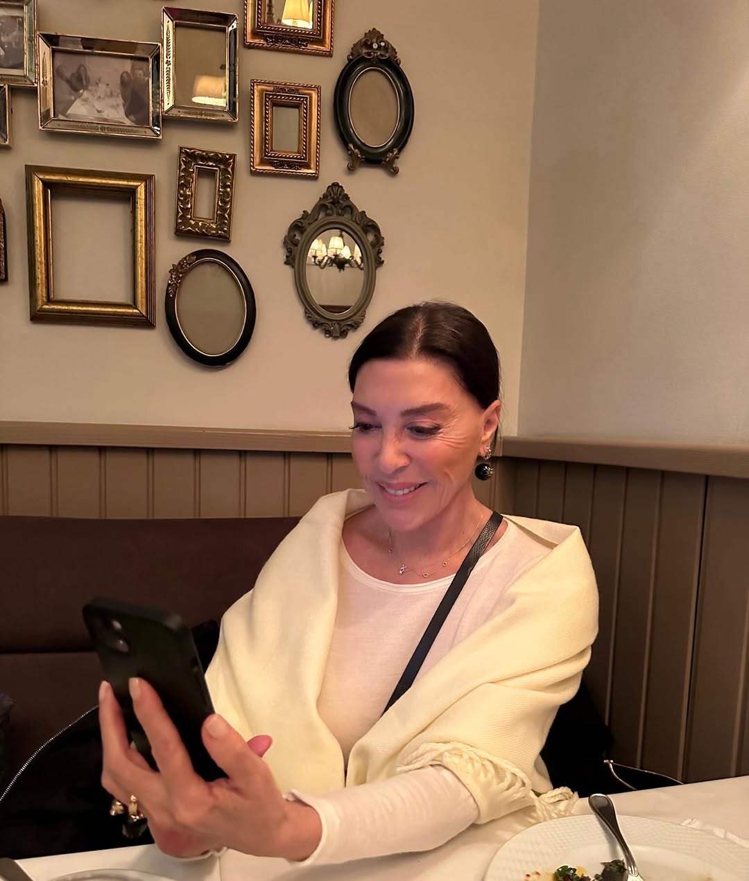 Как в реальной жизни выглядит актриса, сыгравшая Валиде-султан в сериале &quot;Великолепный век&quot; (фото)