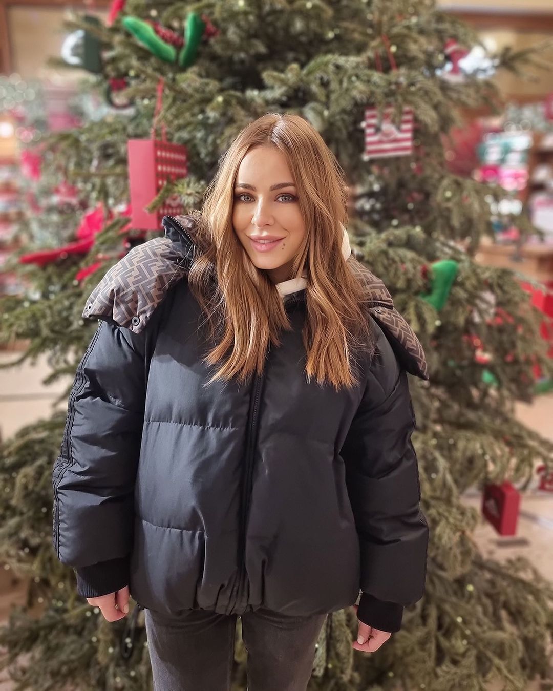 &quot;Чому б не приїхати та не забрати?&quot; Ані Лорак згадала про сім‘ю, яка залишилася в Україні