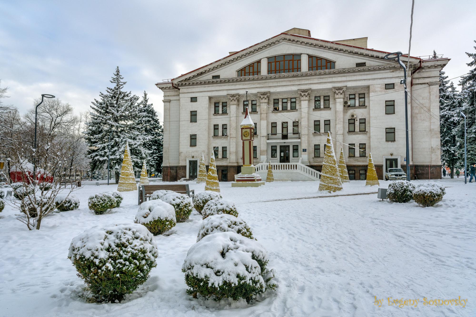 Останнє Різдво у Маріуполі: дивіться фото, які були таємно вивезені з блокадного міста