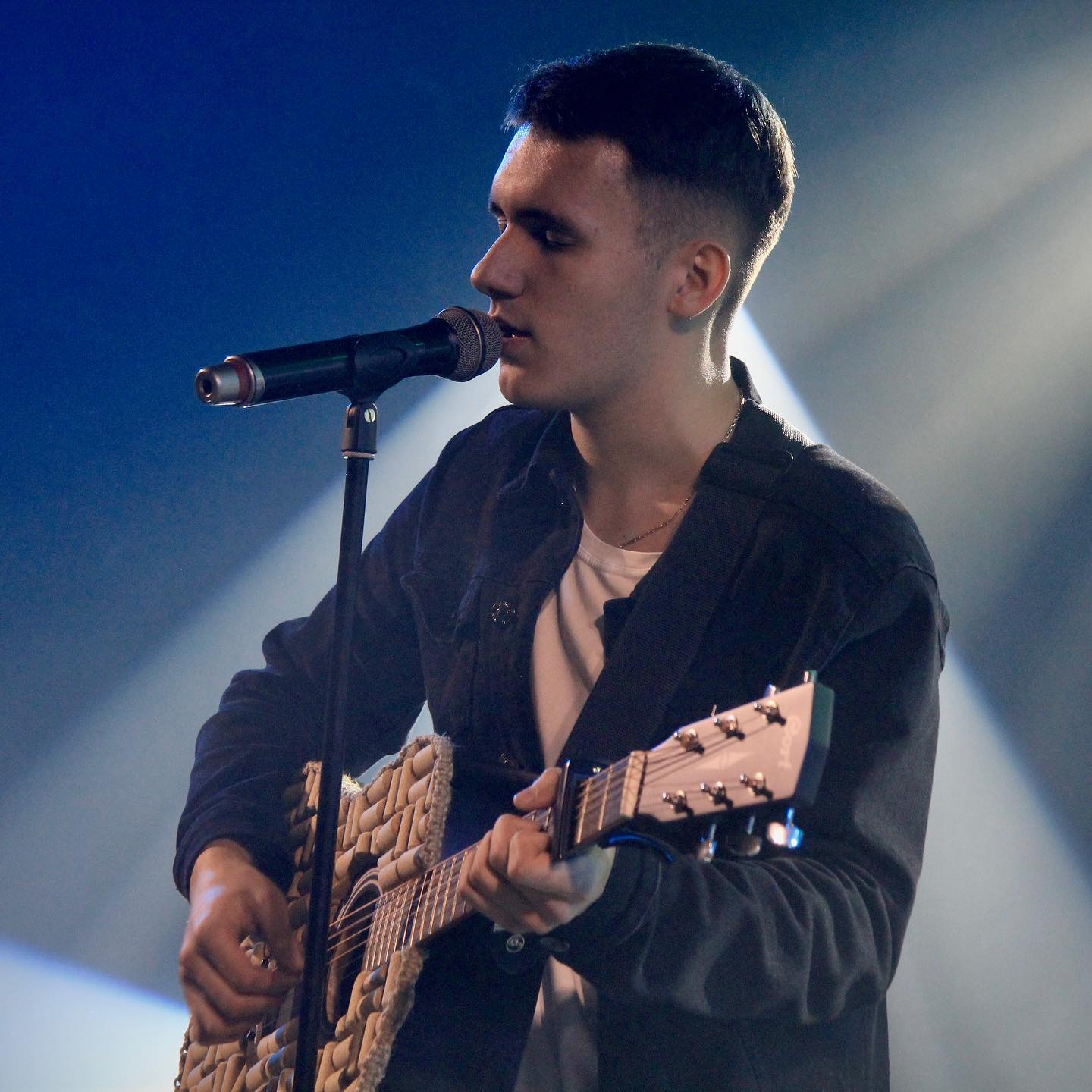 Кумир молодежи YAKTAK спел о беззаботной любви. Смотрите атмосферное видео