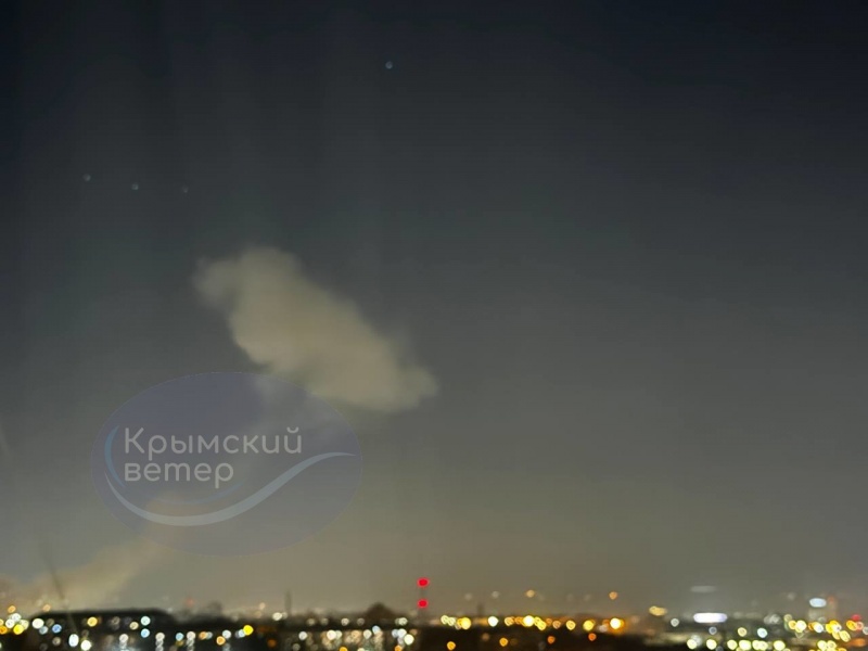 Sevastopol on alert, Russians block Crimean bridge and declare 'attack'