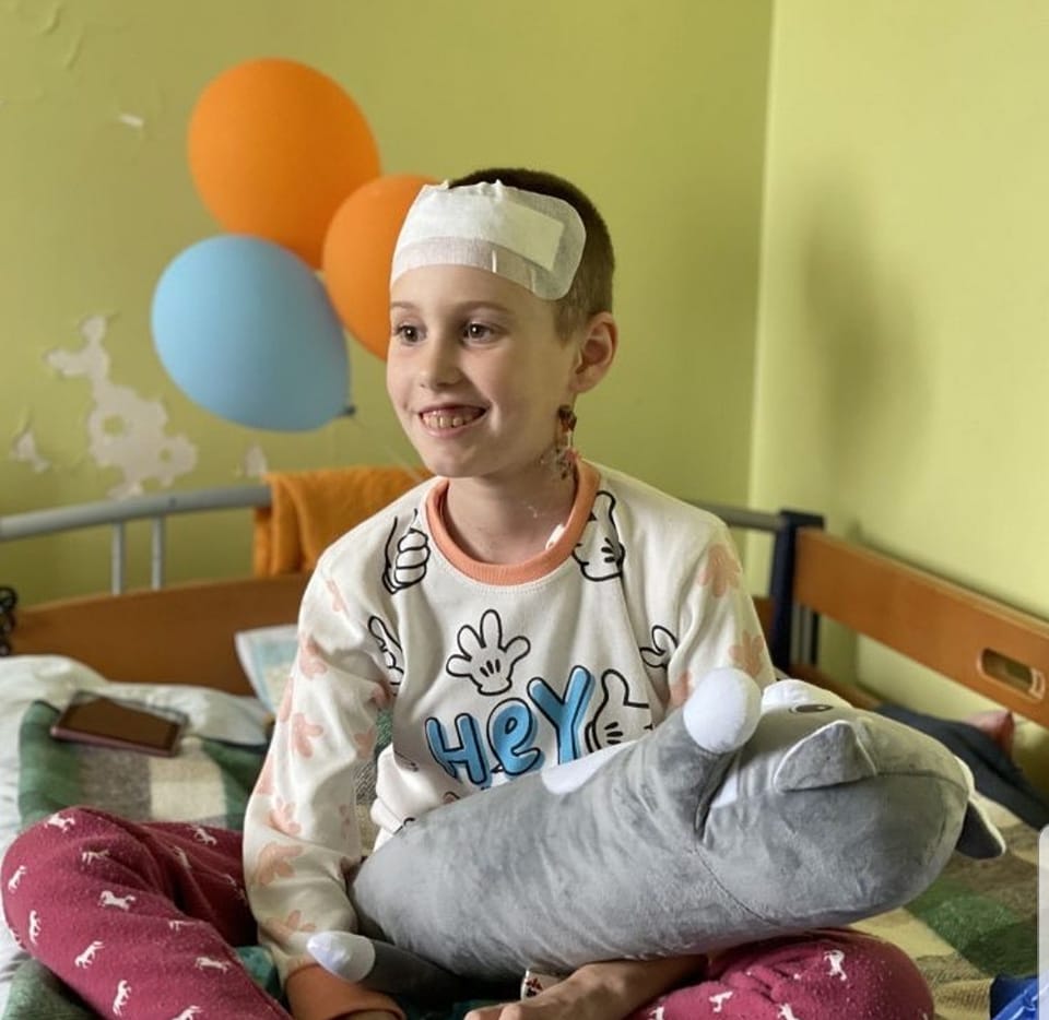 Справжнє диво: у Львові провели надскладну операцію дівчинці з важкою травмою